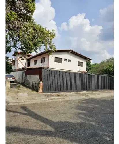 Alquilo Consultorios Desde 35m2 Campo Claro 1506