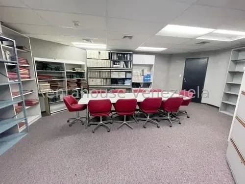 Tg Ideal Oficina En Venta Con Excelente Distribución, Depósito, En Zona Industria En La Urbina 25-6444 Ys
