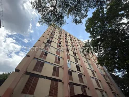 Actualizado Y Con Excelente Ubicacion, Apartamento En Chuao 26-19306 Dmh