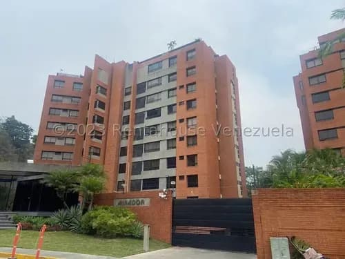 Cur Apartamento En Alquiler En Colinas De Valle Arriba 26-14116 Yg