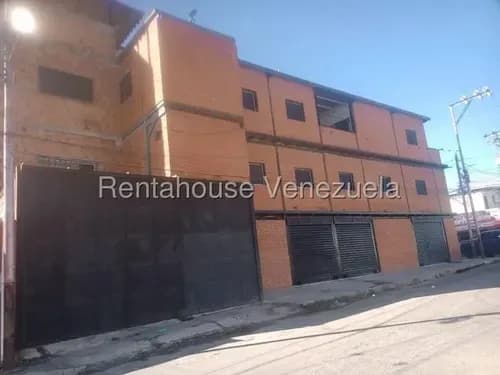 Venta Espectacular Edificio De Tres Pisos Con Tres Apartamentos Independientes Oeste Barquisimeto Asesora Mehilyn Perez