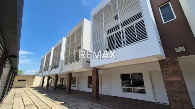 TOWNHOUSE EN VILLA PORTA NOVA