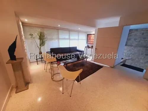 Estupenda Casa En Prados Del Este Destaca Por Sus Espacios Amplios, Iluminados Y Una Funcionalidad Excepcional