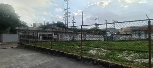 Annic Coronado Vende Terreno En La Avenida Bolivar Norte 31078