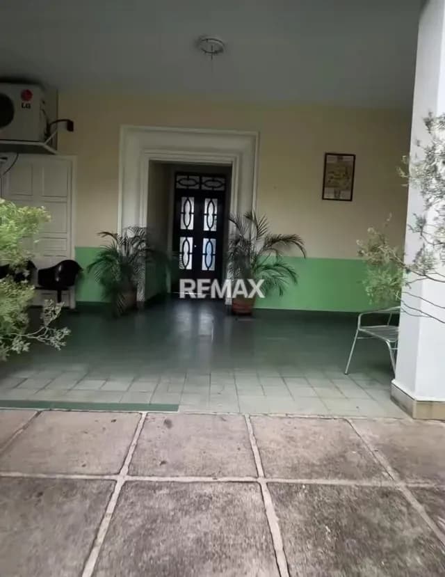 EN VENTA HERMOSA CASONA EN EL CENTRO