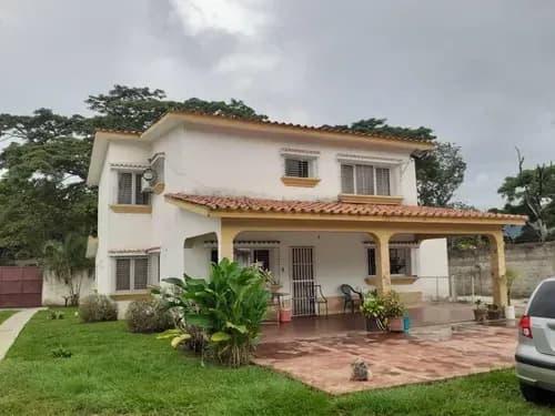 Vendo Amplia Casa Con Terreno Colinas De Guataparo (cr)
