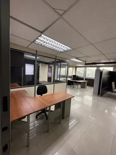 Oficina Totalmente Equipada Cuenta Con Planta Eléctrica Internamente ( 110v) Y La Torre Cuenta Con Planta Eléctrica Lista Para Ser Usada
