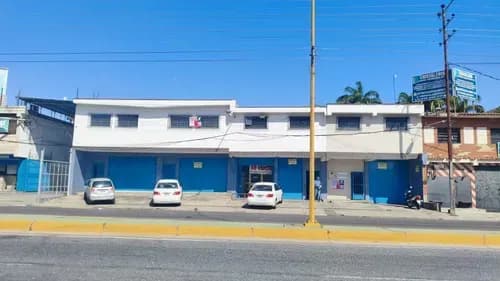 Locales En Venta Ubicados En La Avenida Lisandro Alvarado Sirve Para Venta De Repuestos, Venta De Pintura Entre Otros.