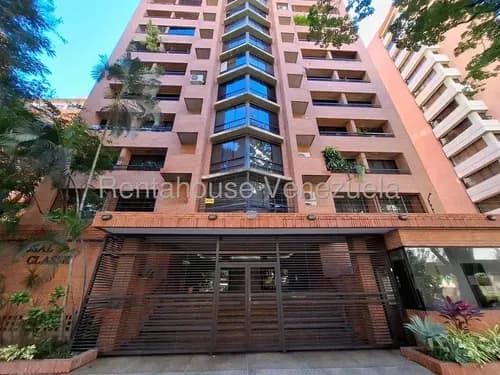 ¡lujo En Las Alturas! Espectacular Ph De 3 Niveles Con Imponente Terraza 360° Sobre Caracas. Áreas Integradas, Suites Con Domótica, Barra Bar, Parrillera, Pozo De Agua Y Seguridad 24/7.. En El Rosal