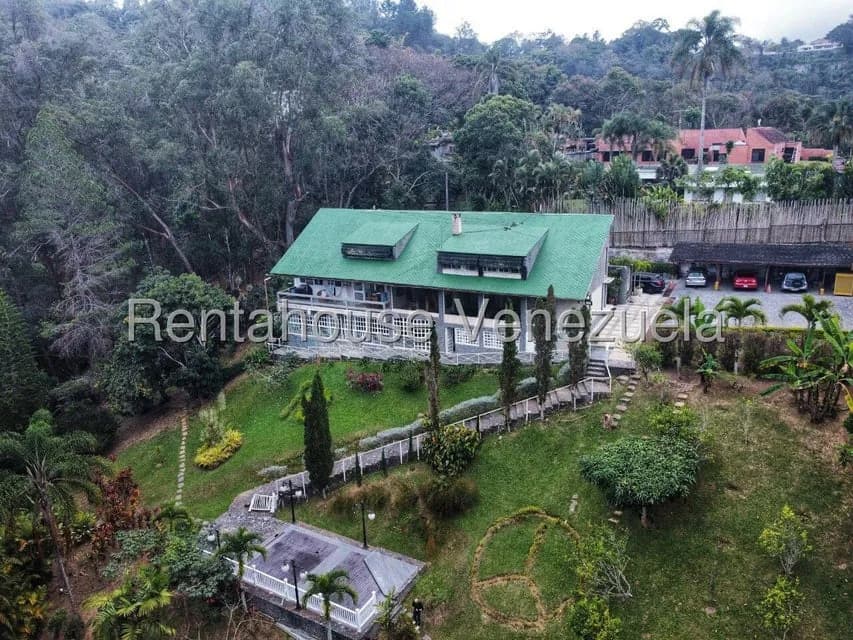 Casa (Duplex) en Venta en Los Guayabitos, Distrito Metropolitano