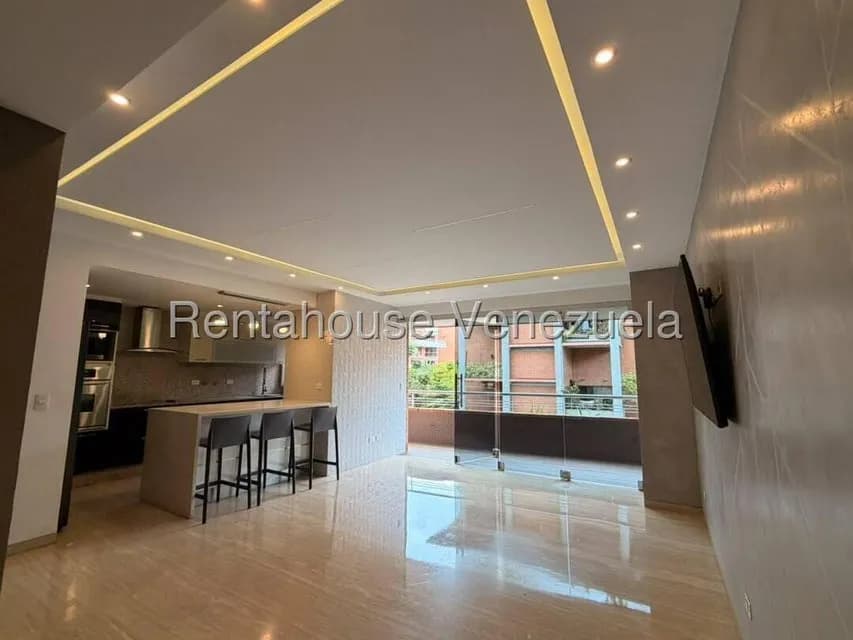 Apartamento (1 Nivel) en Alquiler en Campo Alegre, Distrito Metropolitano