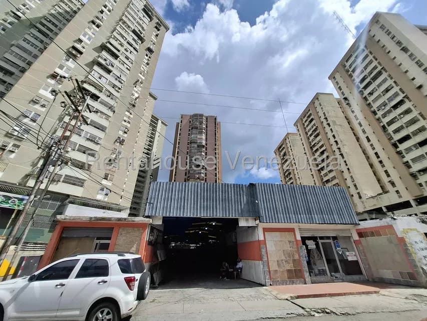 Comercial (Galpon - Deposito) en Venta en Zona Centro, Aragua