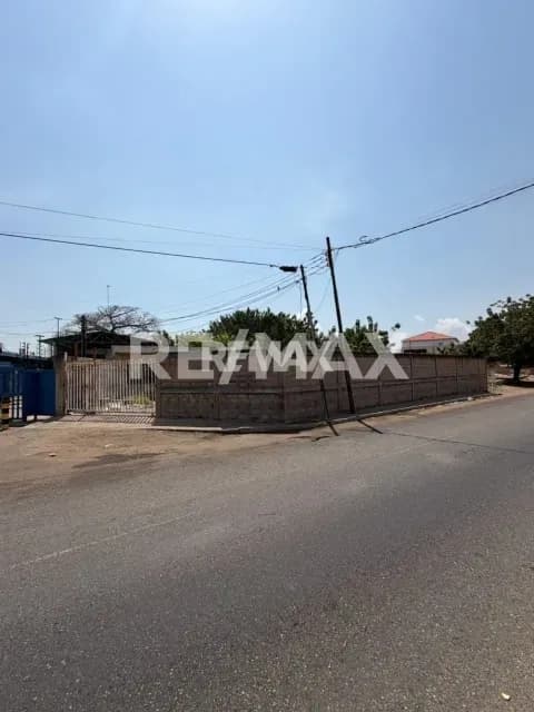 Minicentro Comercial en Venta Av. Circunvalación 2