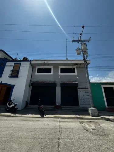Galpon De Uso Mixto: Locales, Oficinas, Galpon, Apartamento. Ubicado En Casco Histórico (ac)