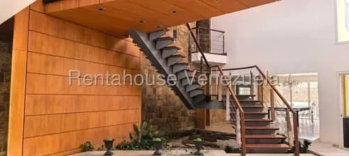 Espectacular Casa De Múltiples Niveles En Venta En Los Chorros Yr2615070