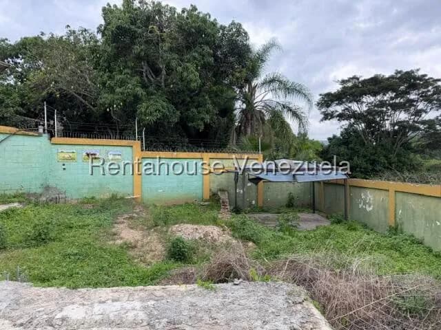 Terreno (Residencial) en Venta en Prados del Este, Distrito Metropolitano