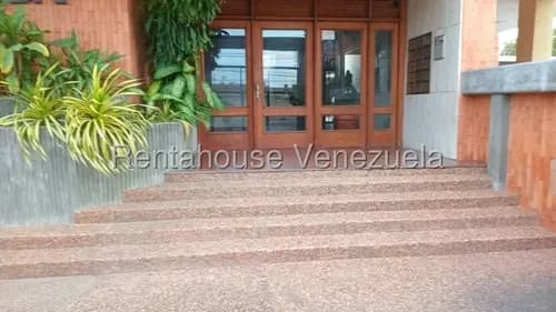 #26-17892. Apartamento En Venta En El Alameda. Cuenta Con 261 M2 Y Una Distribución Impecable De 4 Habitaciones Y 4 Baños, Más Habitación Y Baño De Servicio. LG