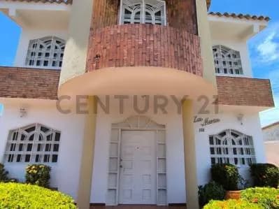 En venta Casa de dos plantas de 338 m2 de comstruccion en Cuidad Ojeda