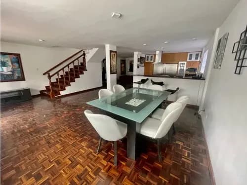 Se Vende Casa 380m2 Urb. Miranda 8567