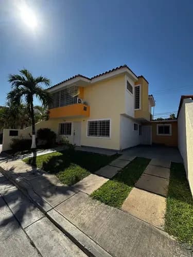 Townhouse En Urbanización La Morita 1