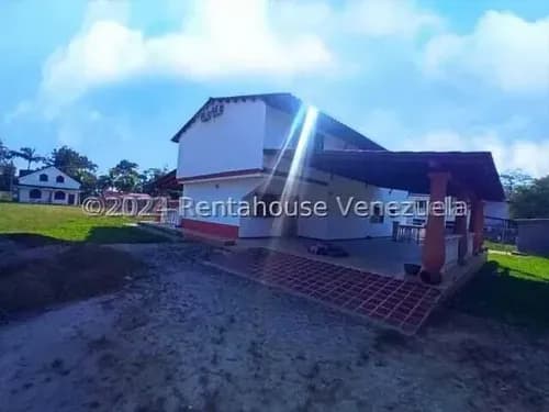 Se Vende Casa Amplia Y Terreno En San Diego (#25-378) Estilo Dúplex, 2.500 Mtrs De Terreno, Además, Cuenta Con Un Chalet De 170m. Todo Esto Dentro De Conjunto Privado Con Vigilancia Las 24 Horas. Ag