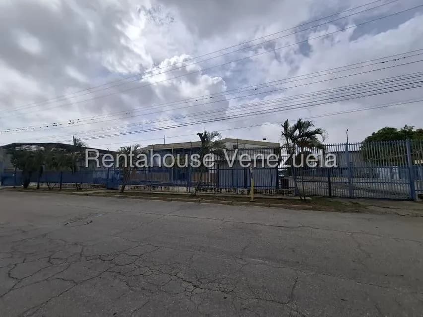 Comercial (Galpon - Deposito) en Alquiler en Zona Industrial 2, Lara