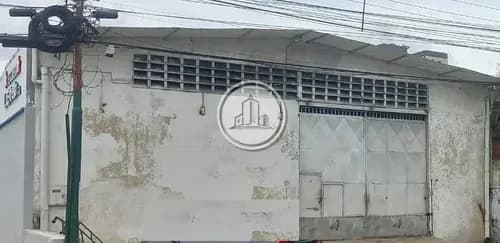 Se Vende Amplio Galpon De 740mts2 Propiedad Ideal Para Multiservicio, Concesionario De Vehículo O Cualquier Actividad Comercial. Precio De Oportunidad!!. Aceptamos Financiamiento. 005jsc