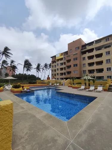 Se Vende Ph En Tucacas Amoblado