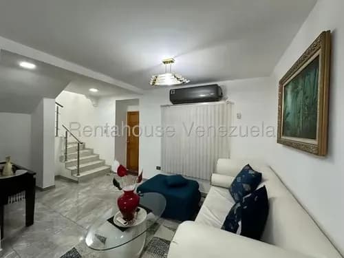 Townhouse En Venta, Valles Jardín, Santa Rita, Estado Aragua, 26-11411 Gf