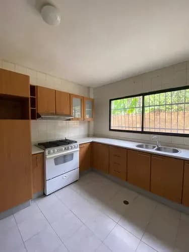 Alquiler De Apartamento: Valles De Camoruco Valencia Yr-ind