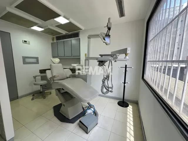 Se alquila Consultorio Odontologico totalmente equipado en Las Mercedes.