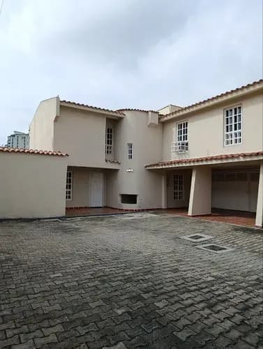 Town House En Mañongo Naguanagua En Venta Con Financiamiento Im 2308