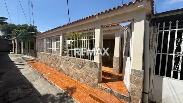 Venta de casa OPORTUNIDAD ÚNICA EN GUACARA