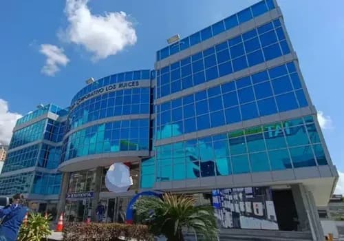 Ms: 26-5691 Alquilamos Oficina Equipada En El Centro Empresarial Los Ruices. A=77m2.