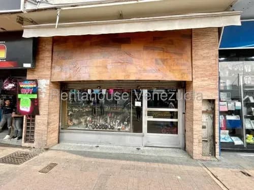 Se Vende Espectacular Local Comercial En Centro De Barquisimeto, Ideal Para Emprendimiento De Gran Tamaño, Tiendas, Oficinas O Entros De Servicios.