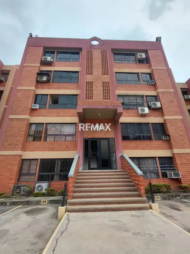 EN VENTA: Apartamento en Res. Bayona Country – Tazajal, Naguanagua