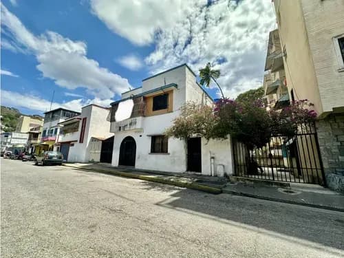 En Venta Casa Comercial En Los Chaguaramos Mgg