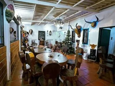 casa y restaurant en venta