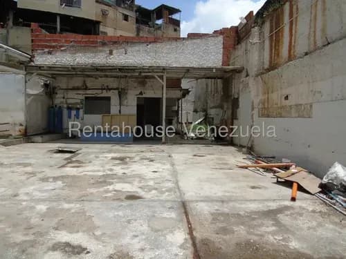 Este Amplio Terreno Comercial En Venta Ideal Para Iniciar Su Emprendimiento En San Martin Mls #26-5164 Bm
