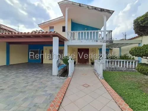 Celymar Gutiérrez Rah Vende Espectacular Casa Grande En Barquisimeto / Santa Elena / Cod: 26-9654