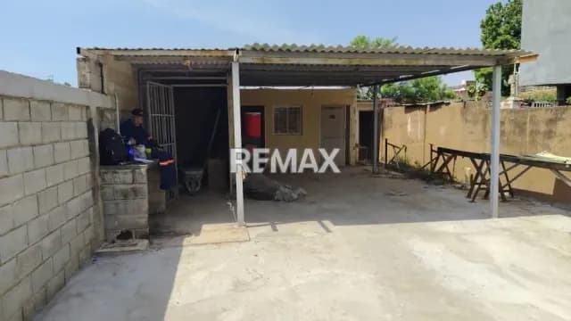 SE VENDE TERRENO EN LA URBANIZACIÓN COROMOTO ZONA A
