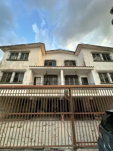 En Venta Apartoquinta En Res. Villa Trigal Norte