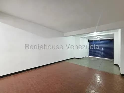 Daniela Linarez Vende Local Comercial De 500 M2 Ideal Para Empresas Distinguidas Y Con Alto Rendimiento, Ubicación Privilegiada En El Centro De Barquisimeto