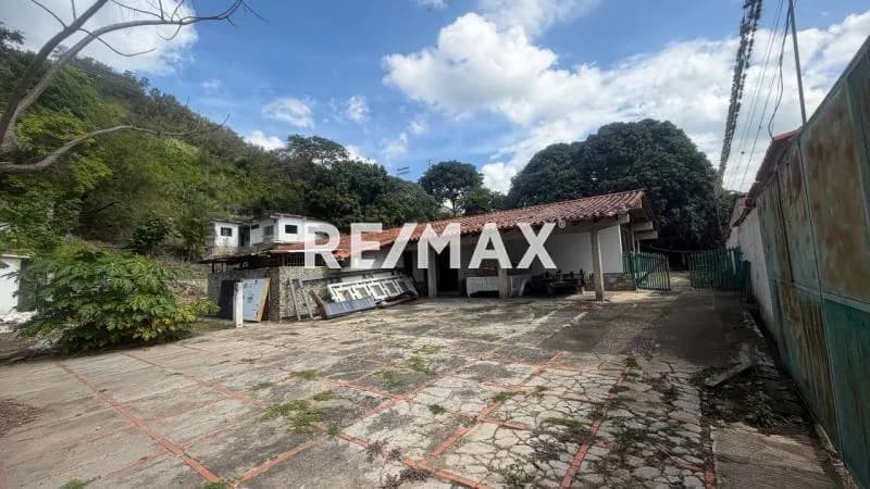 Terreno en Venta Urb Cantarrana
