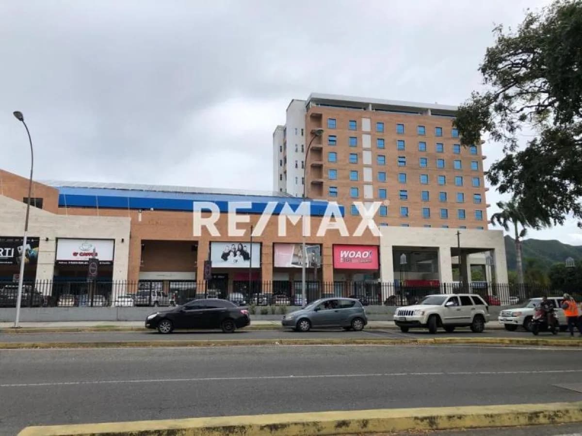 OFICINAS EN VENTA TORRE CRISTAL, SECTOR LAS QUINTAS, NAGUANAGUA EDO. CARABOBO.