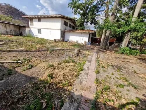 Amplio Terreno En Venta Zona Exclusiva Urb Cantarrana De Maracay Vigilancia Permanente Rm:25-16134