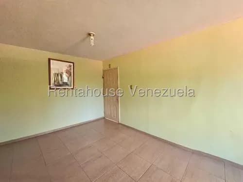 Apartamento En Venta En Piso Bajo San Jacinto Vigilancia Pozo Agua Estef 26-19400