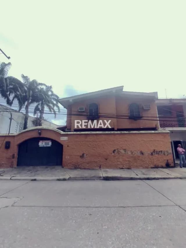 VENTA DE CASA COMERCIAL AV BOLIVAR