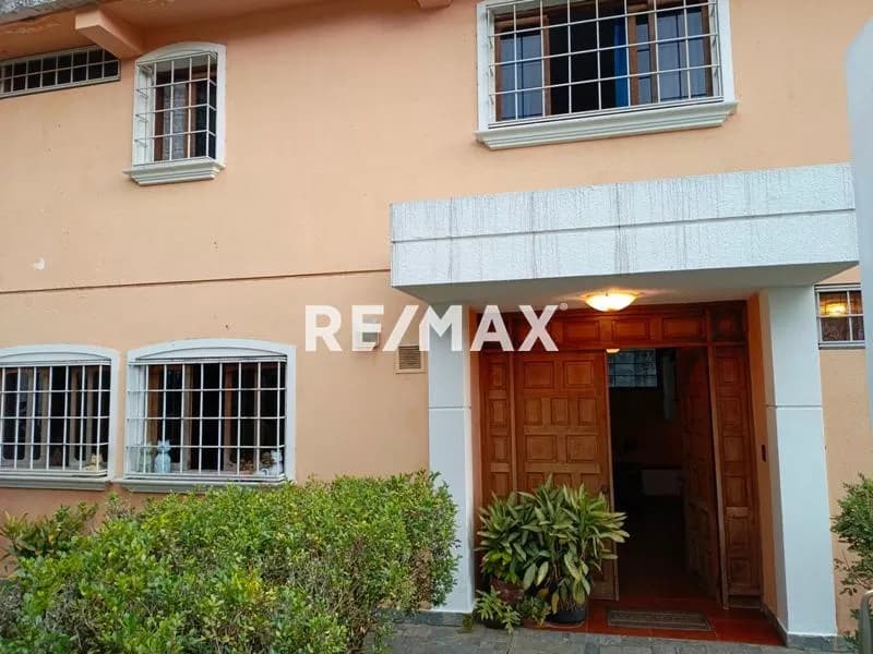 Venta de Casa 400m2 Los Geranios