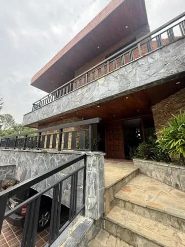 Se Vende Casa En Altos De Guataparo, Valencia Carabobo (sr)